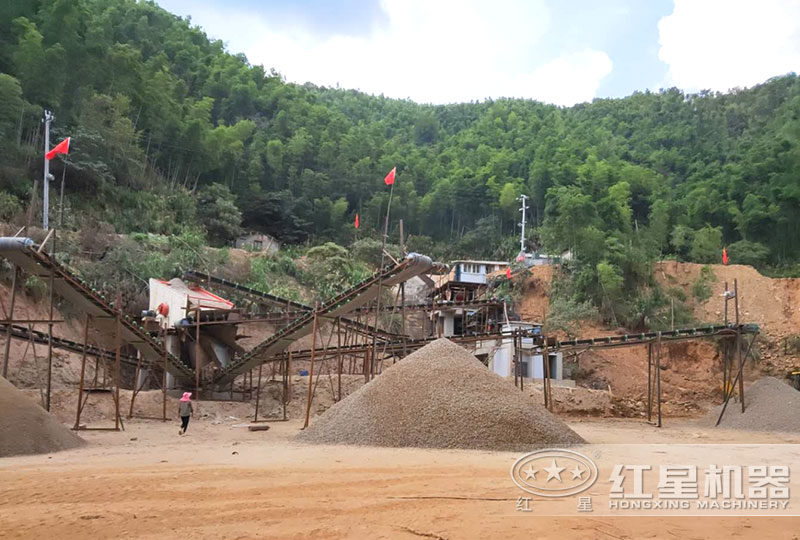 石子廠破碎現(xiàn)場(chǎng) 石子廠破碎現(xiàn)場(chǎng)