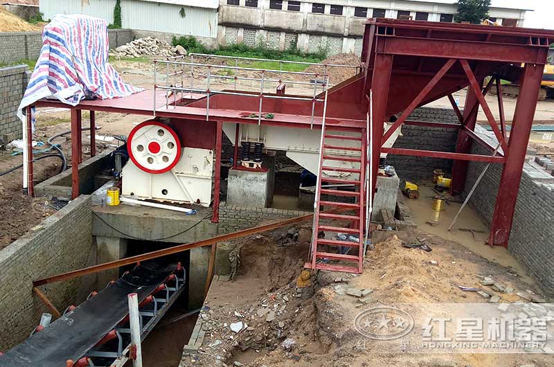 小型混凝土破碎機工作現(xiàn)場圖片 小型混凝土破碎機工作現(xiàn)場圖片