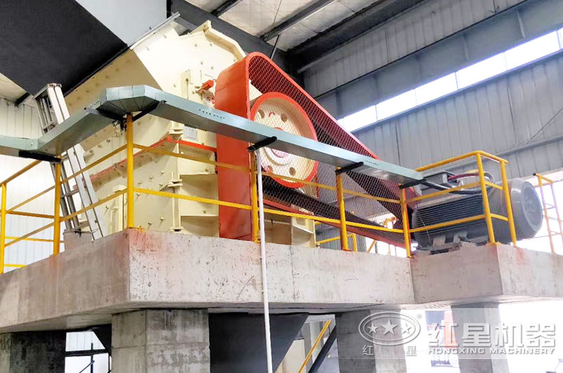 砂石廠細碎制砂機作業現場 砂石廠細碎制砂機作業現場